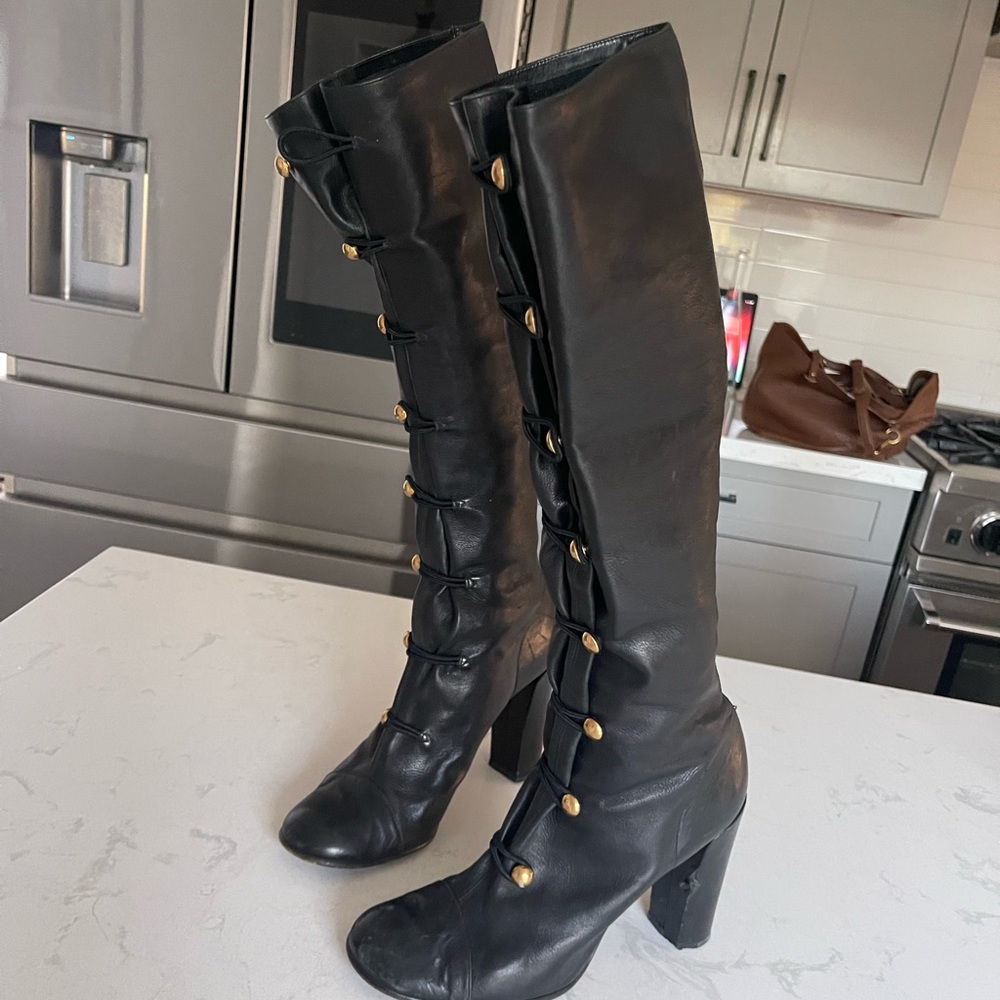 Marc Jacobs size 8 leather boots, front gold buttons - Picture 12 of 12